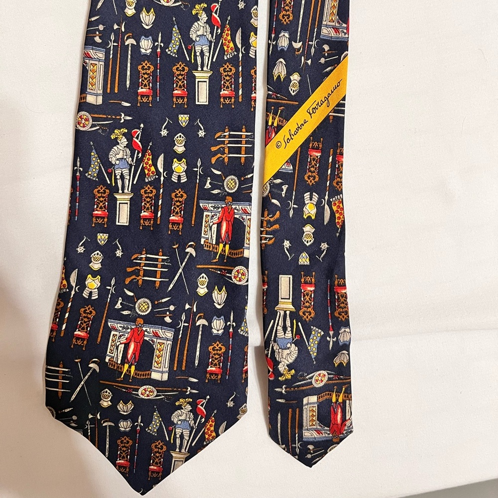 Salvatore Ferragamo Vintage Tie ✨